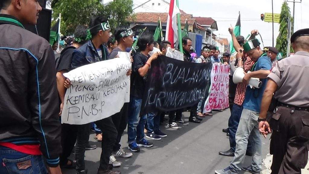 HMI Protes Rencana Pemerintah Naikkan Harga BBM