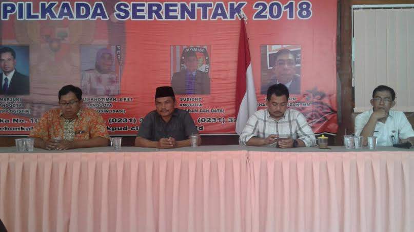 Serius Nyalon Bupati, Satori Sambangi KPU Kabupaten Cirebon Serius Nyalon Bupati, Satori Sambangi KPU Kabupaten Cirebon