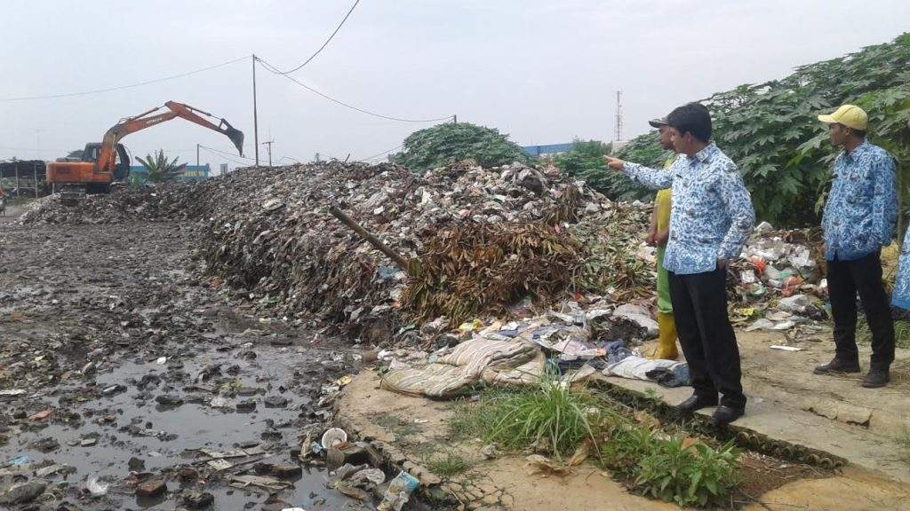DLH Kabupaten Cirebon Fokus Bersihkan Sampah Liar