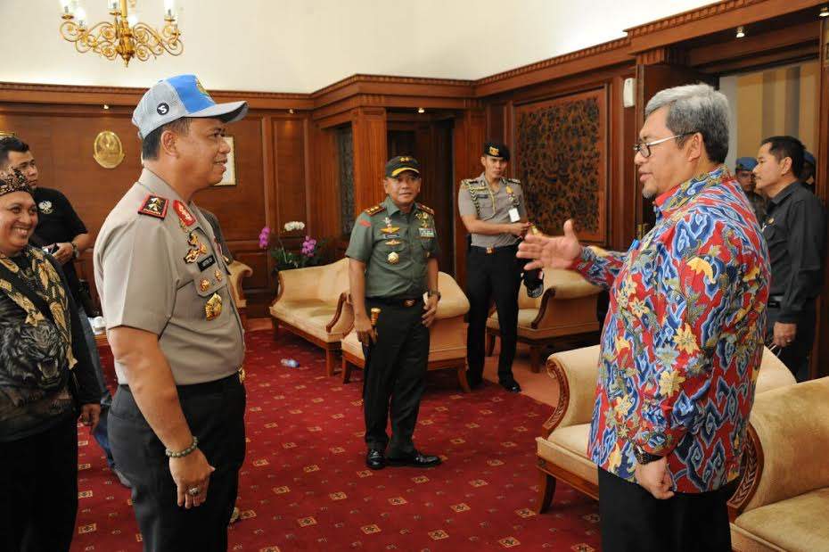 Aher Ajak Semua Elemen Jaga Konsdusifitas Jabar Aher Ajak Semua Elemen Jaga Konsdusifitas Jabar