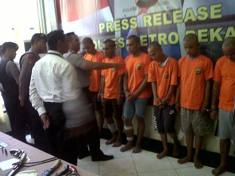 Sadis Saat Beraksi, Delapan Begal Ini Akhirnya Diringkus Sadis Saat Beraksi, Delapan Begal Ini Akhirnya Diringkus