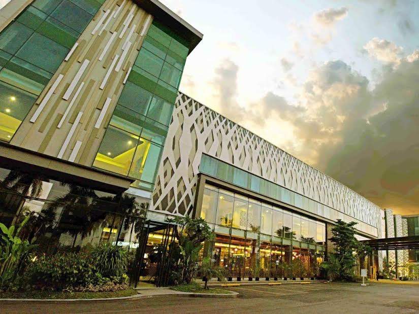 Holiday Inn Cikarang Meriahkan Malam Imlek dengan "Prosperous Dinner" Holiday Inn Cikarang Meriahkan Malam Imlek dengan "Prosperous Dinner"