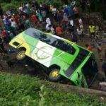 "Bus Maut" Dispenda Cirebon Masuk Jurang Karena Rem Blong