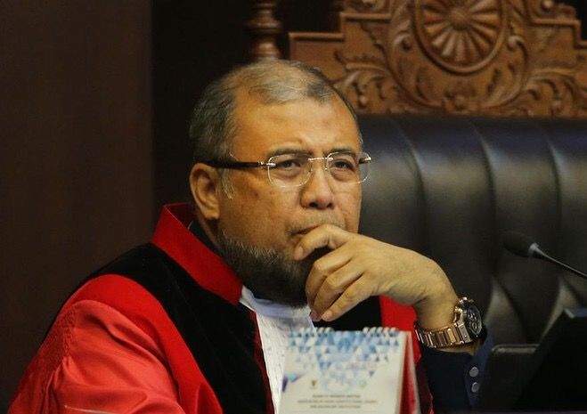 Hakim MK Patrialis Akbar Ditangkap KPK Hakim MK Patrialis Akbar Ditangkap KPK