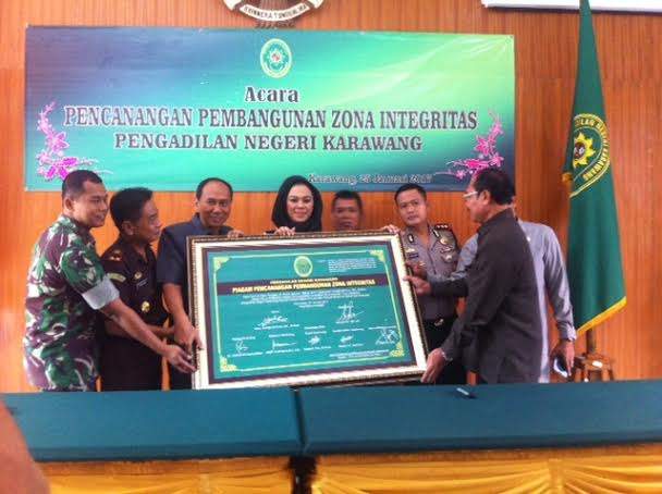 Basmi KKN, PN Karawang Teken Pakta Integeritas