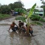 Ribuan Lubang Hiasi Pantura Cirebon, Begini Kata DPU-PR