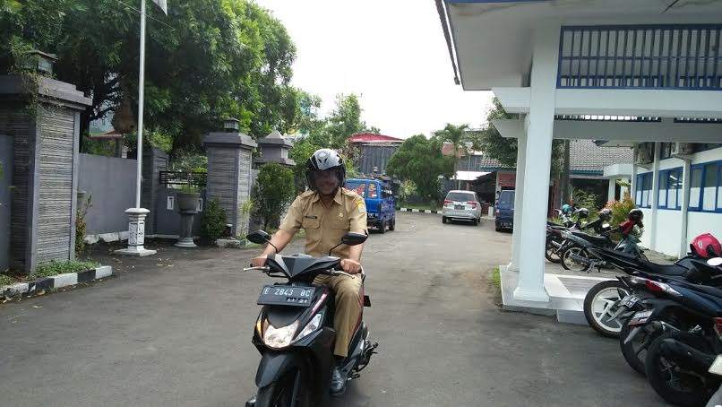 Gara-gara Mutasi Sunjaya, PNS Ini Terancam Ngantor Lesehan