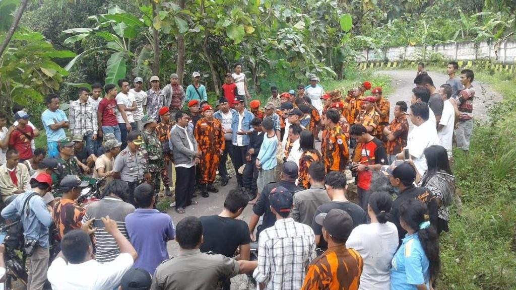 Menakar Konflik Sampah Cirebon Di TPA Gunung Putri Menakar Konflik Sampah Cirebon Di TPA Gunung Putri
