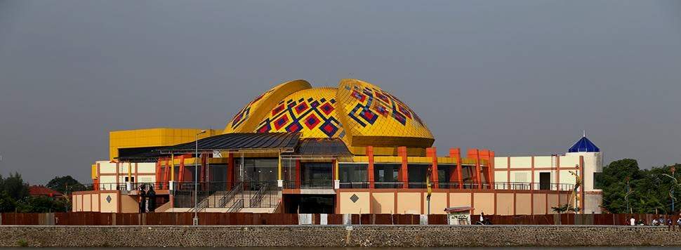 Oktober, Gedung Kuning Di Indramayu Mulai Beroperasi