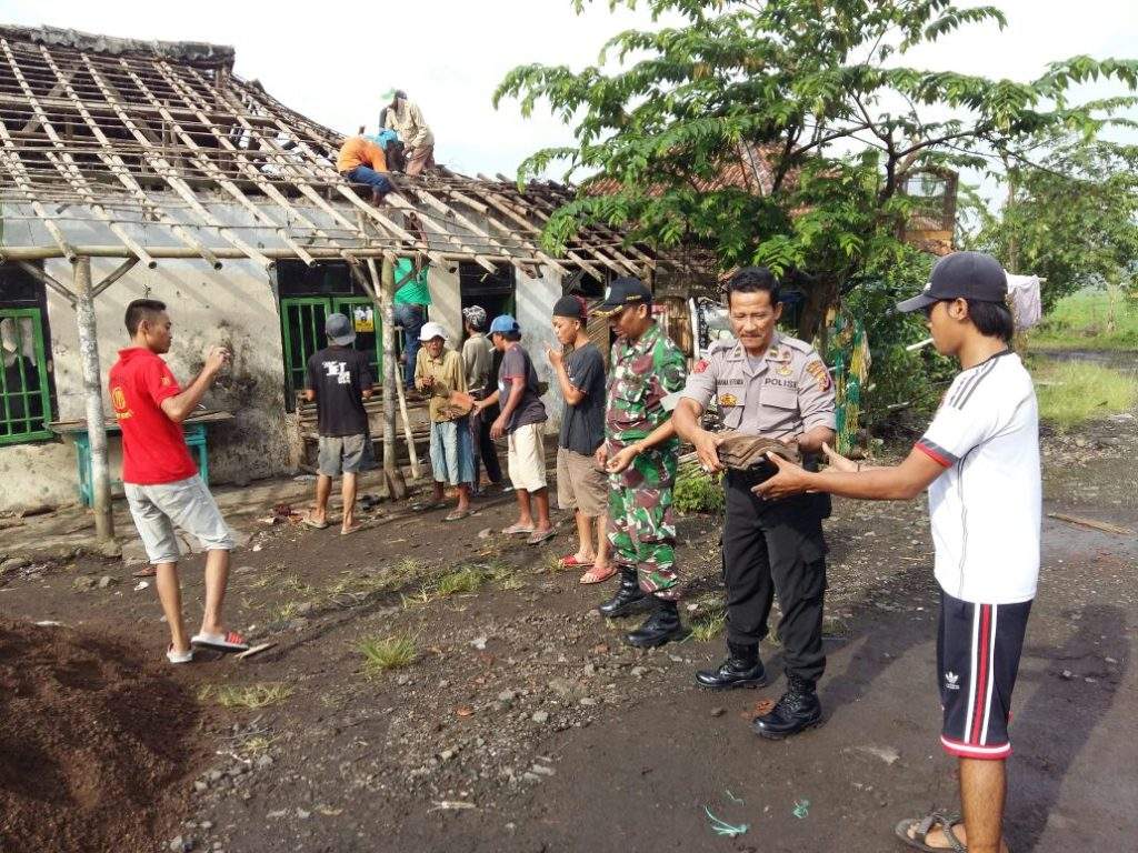 Bedah Rumah, Bentuk Peduli Polri Dan TNI