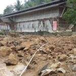 Tebing Setinggi 50 Meter Di Tasik Longsor