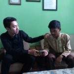 Ketua PAGI Bantu Siswa Penjual Pop Es