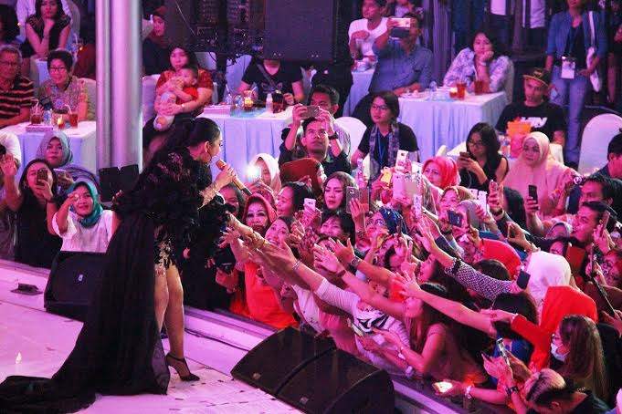 Syahrini: Temen Saya Sampai Minta Tiket, untuk Nonton Saya Di SMB