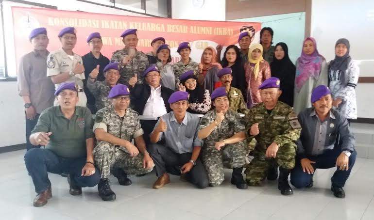 Ketua IKBA Yon VI Kukuhkan Ketua STIE Inaba Jadi Anggota Kehormatan Menwa