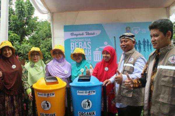 Walikota Bekasi: Lurah Dan Camat Jangan Cuma Duduk Di Kantor!