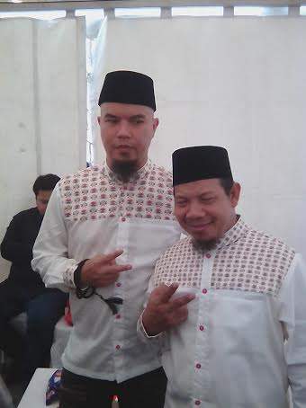 Begini Komentar Nyeleneh Cawabup Ahmad Dhani Soal Debat Pilkada Begini Komentar Nyeleneh Cawabup Ahmad Dhani Soal Debat Pilkada