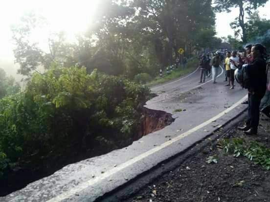 Longsor, Jalur Utama Kuningan - Tasik Lumpuh Total