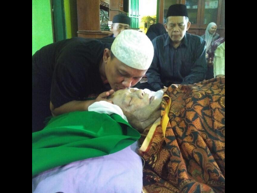 Ayahanda Wakil Bupati Karawang Wafat
