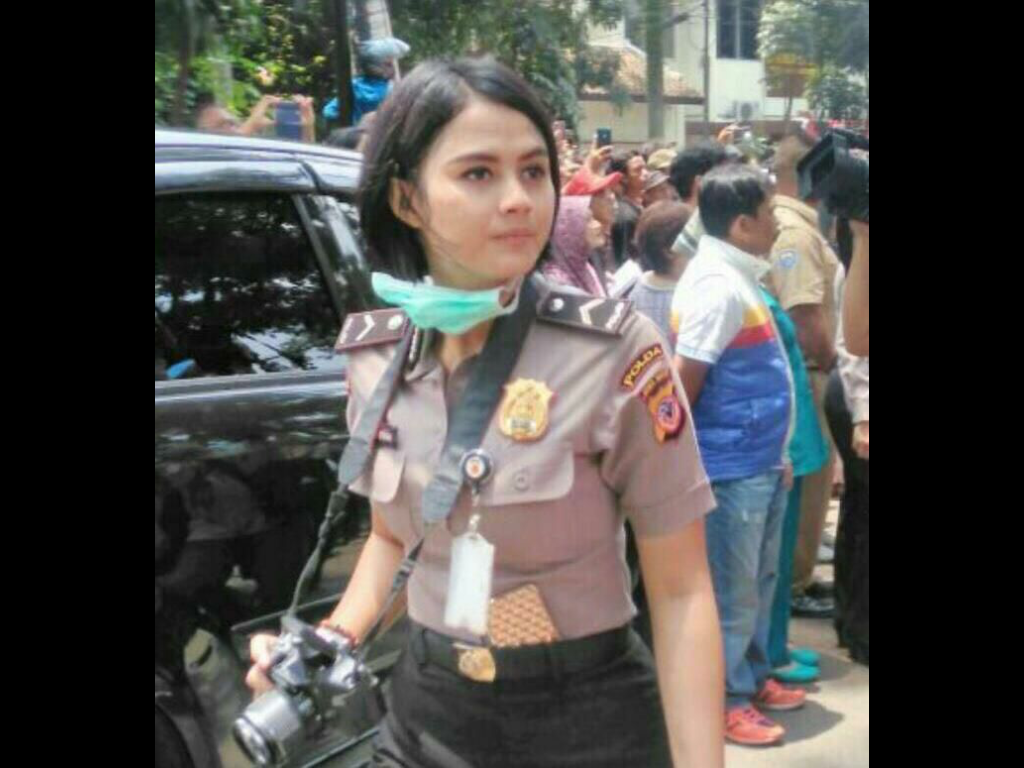 Bripda Ismi, Polwan Cantik yang Mendadak Viral Karena Bom Panci Bripda Ismi, Polwan Cantik yang Mendadak Viral Karena Bom Panci