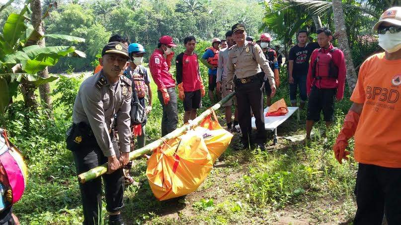 Hanyut Dua Hari, Asep Sudah Jadi Mayat Saat Ditemukan Hanyut Dua Hari, Asep Sudah Jadi Mayat Saat Ditemukan