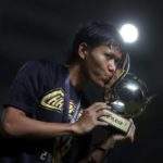 Tak Menyangka Jadi Pemain Terbaik, Adam Alis Akan Berangkatkan Orangtua Naik Haji