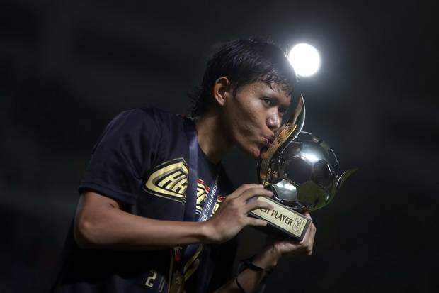 Tak Menyangka Jadi Pemain Terbaik, Adam Alis Akan Berangkatkan Orangtua Naik Haji