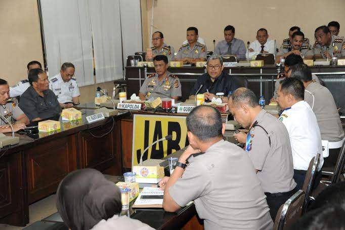 Jabar Akan Buat Pergub Terkait Angkutan Umum Online