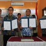 Menristekdikti - Gubernur Jabar Teken MoU PSDKU Unpad dan IPB