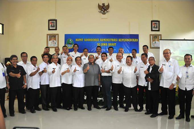 Jabar Butuh 3,6 Juta Keping Blanko KTP Elektronik Jabar Butuh 3,6 Juta Keping Blanko KTP Elektronik