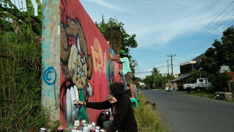 Coretan Dinding Ulah Kaum Vandalis Disulap Jadi Grafiti Coretan Dinding Ulah Kaum Vandalis Disulap Jadi Grafiti