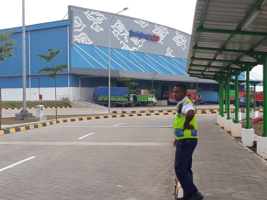 Catut Nama Indofood CBP, Calo Tenaga Kerja Berhasil Tipu Ratusan Warga Cirebon Catut Nama Indofood CBP, Calo Tenaga Kerja Berhasil Tipu Ratusan Warga Cirebon