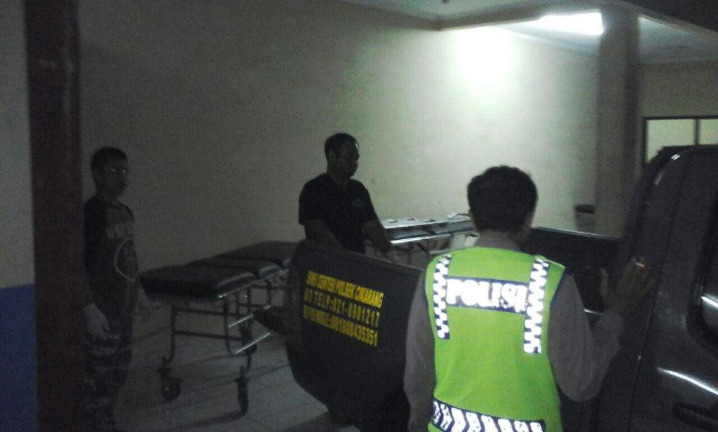 Mr. X Tertabrak KA Dengan Kondisi Jasad Terbelah Mr. X Tertabrak KA Dengan Kondisi Jasad Terbelah