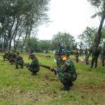 Prajurit Korem 051/Wkt Latihan Menembak dengan Senjata Ringan