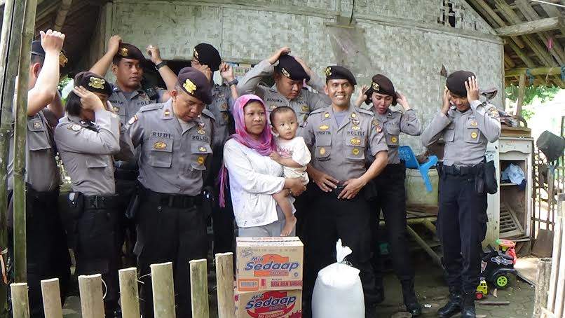 Polres Tasik Kota Beri Bantuan Warga Yang Tak Mampu