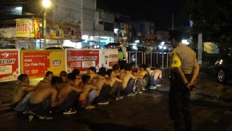 Pesta Miras, Belasan Remaja Diciduk Polisi Pesta Miras, Belasan Remaja Diciduk Polisi