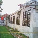 Police Line Di Lokasi Ambruknya SMAN 1 Muaragembong Dilepas