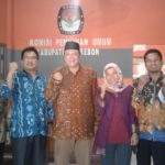 Ada Apa? Suhu PDIP Sedang Hot, Sutrija Datangi KPU Kab Cirebon