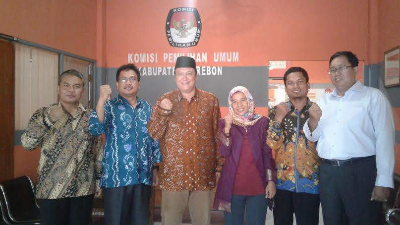 Ada Apa? Suhu PDIP Sedang Hot, Sutrija Datangi KPU Kab Cirebon