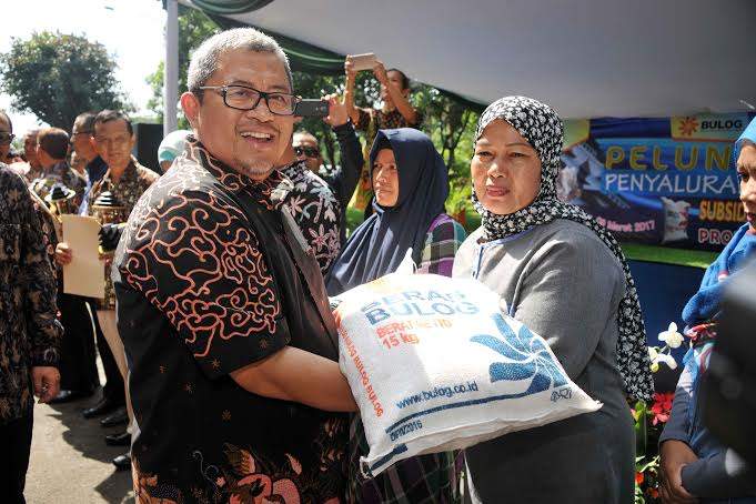 Kabar Baik! Pemprov Jabar Mulai Salurkan Beras Sejahtera & Bantuan Pangan
