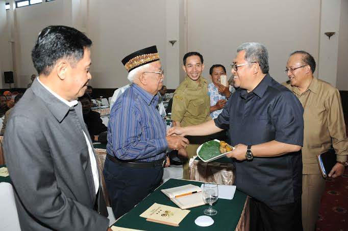 Jabar Keluarkan Izin Naker Asing 600 Orang