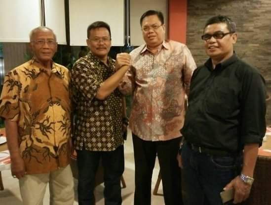 Ketua Nasdem Puji Keberanian H. Rakhmat Nyalon Bupati Cirebon Ketua Nasdem Puji Keberanian H. Rakhmat Nyalon Bupati Cirebon