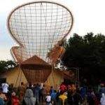 Kursi Rotan Raksasa Gemparkan Kota Udang