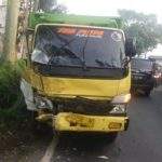 Sopir Ngantuk, Truk Tabrak Dua Mobil Hingga Ringsek Berat