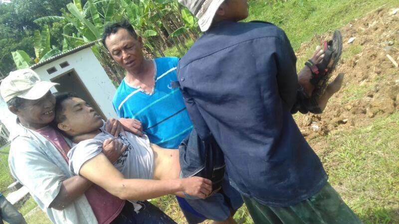 Ditinggal Kekasih Ke Singapura, Pemuda Ini Gantung Diri Di Kamar Mandi Ditinggal Kekasih Ke Singapura, Pemuda Ini Gantung Diri Di Kamar Mandi