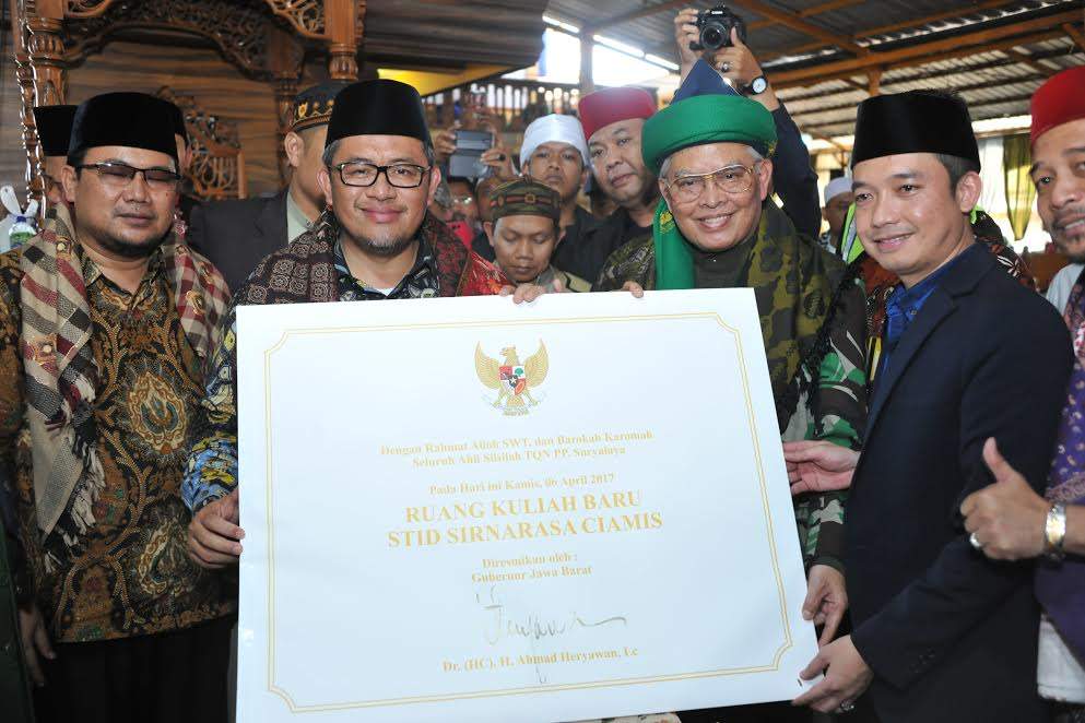 Aher Tambah lima RKB Untuk STID Ciamis Aher Tambah lima RKB Untuk STID Ciamis