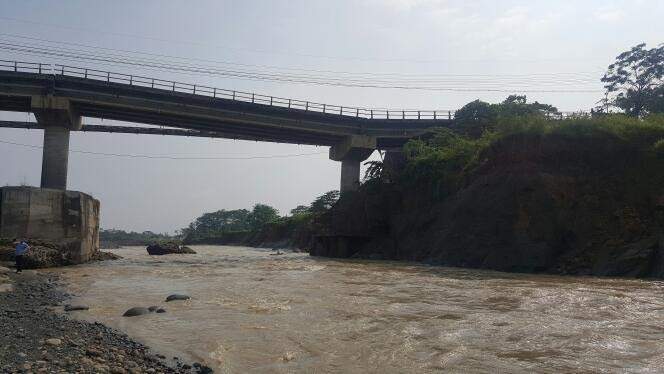 Pilar Jembatan Cipamingkis Turun, Pemprov Segera Tangani Pilar Jembatan Cipamingkis Turun, Pemprov Segera Tangani