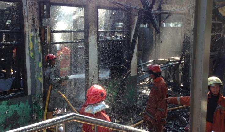 Stasiun Klender Ludes Terbakar