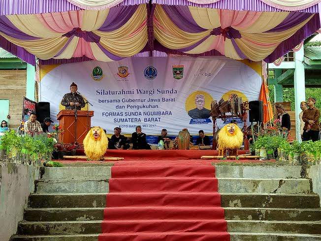 Pengukuhan Formas Sunda Ngumbara Sumbar, Aher: Alhamdulillah, Orang Sunda Ada Dimana-mana