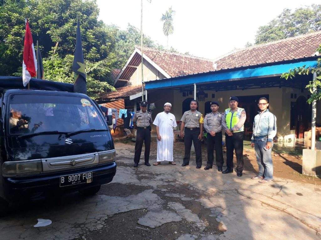 Massa FMB Kecamatan Setu Kawal Persidangan Ahok