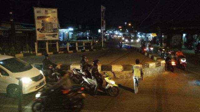 Begini Nih! Suasana Tempat Nongkrong Geng Motor Jepang Begini Nih! Suasana Tempat Nongkrong Geng Motor Jepang